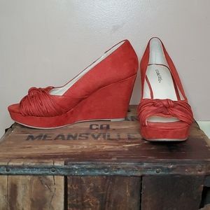 Cabrizi rust wedge shoes size 8.5